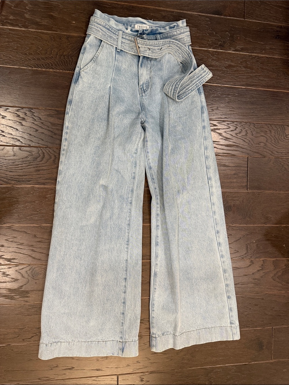 TWELVE by Ontwelfth Wide Leg Belted Jeans